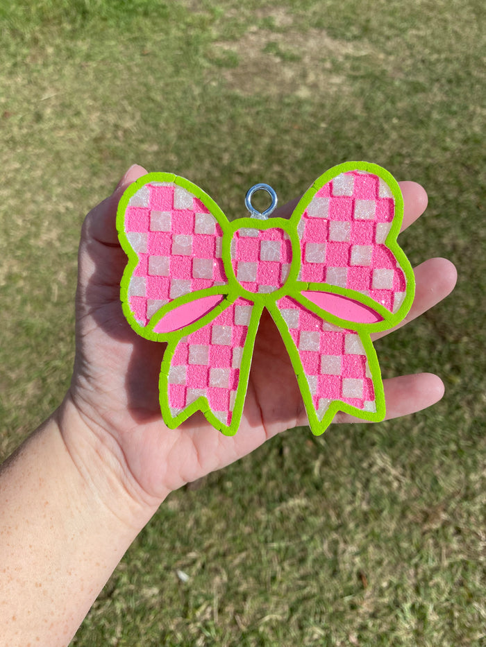 Checkered Bow Freshie
