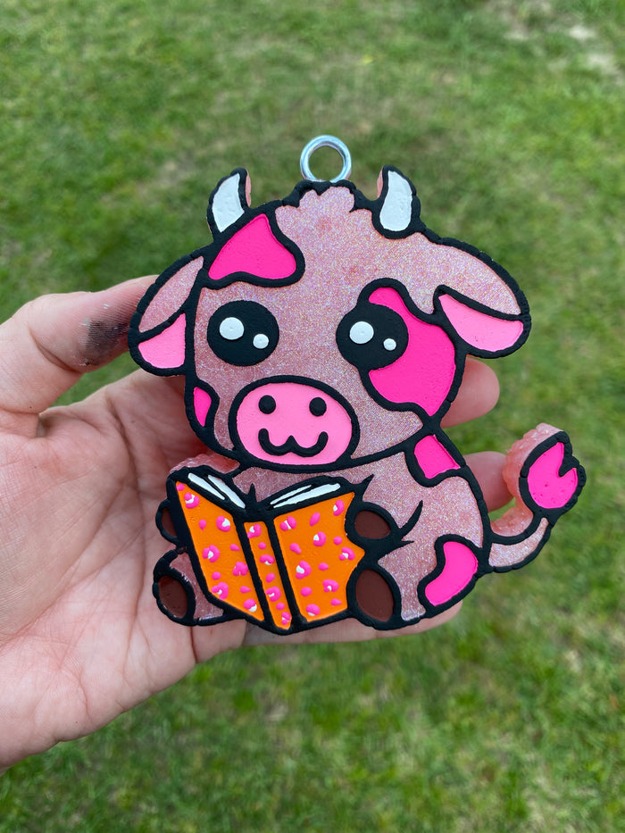 Bookish Cow Freshie