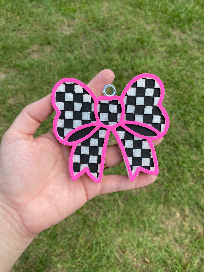 Checkered Bow Freshie