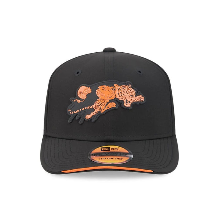 Pictured is this NFL Sideline 2026 Cincinnati Bengals 9SEVENTY Stretch Snap cap in black. 2