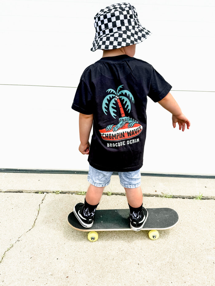 Chompin’ tee
