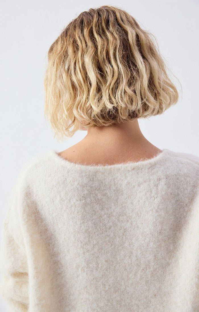 EAST V NECK JUMPER EAST18H in Mother of Pearl by American Vintage