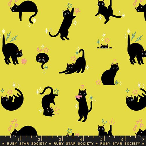F3070 - Freaky Familiars - Catwalk Cats - Citron