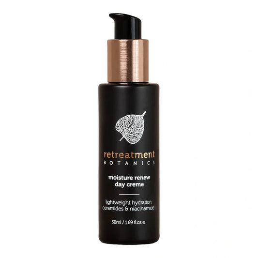 Retreatment Botanics moisture renew day crème bottle on a white background
