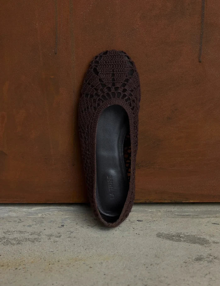 MOLLY FLAT | Brown - Darling & Domain