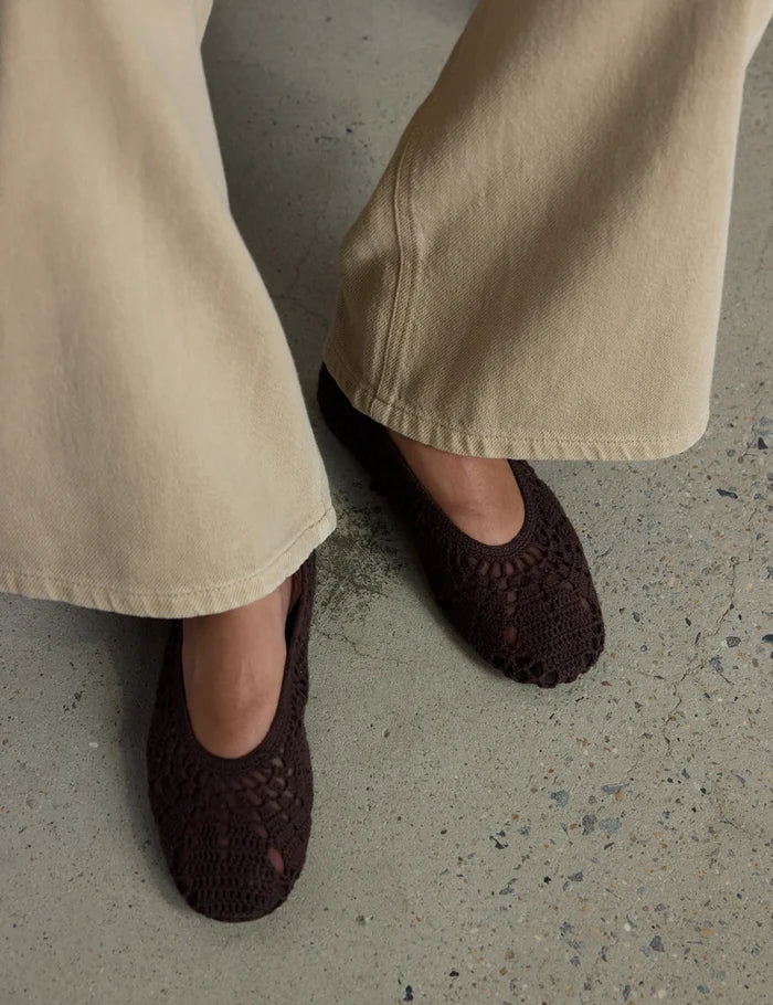 MOLLY FLAT | Brown - Darling & Domain