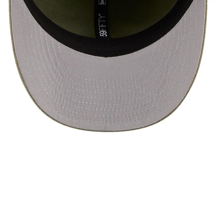 Pictured is this New Era Herringbone Retro Crown 59FIFTY Fitted cap in green. 2