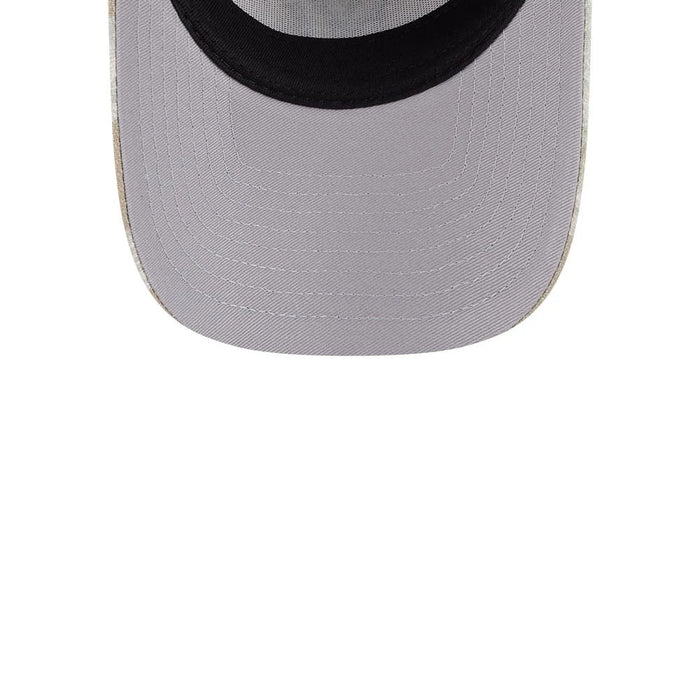 Pictured is this MLB Leafy Palm New York Yankees 59FORTY A-Frame Fitted cap in light beige. 2