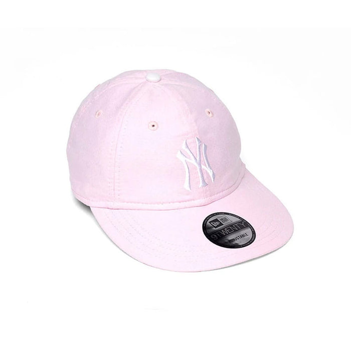 Pictured is this MLB Oxford New York Yankees 9TWENTY Long Visor cap in Pastel Pink. 3
