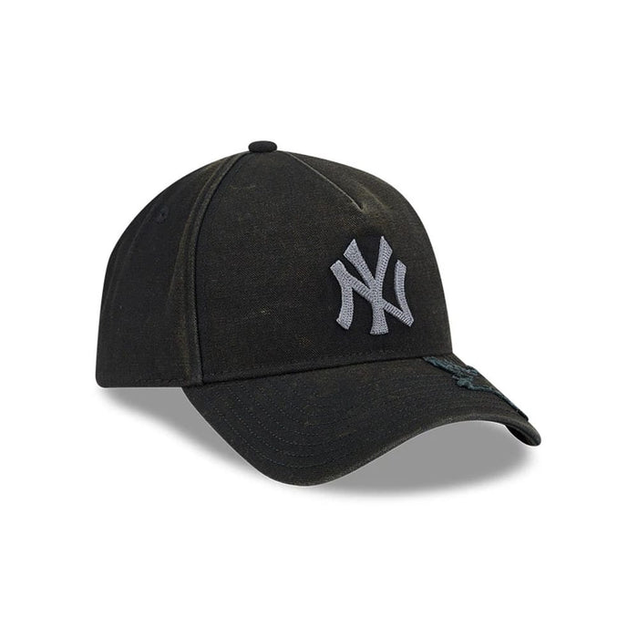 Pictured is this MLB Star Visor New York Yankees 9FORTY A-Frame cap in black. 3