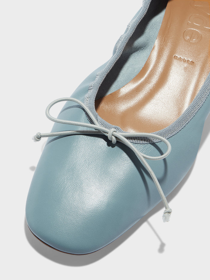 Onda Round-Toe Ballet Flats