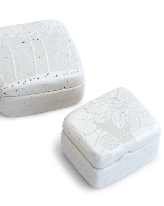 Sgraffito Treasure Box - White Lotus (OUT OF STOCK)