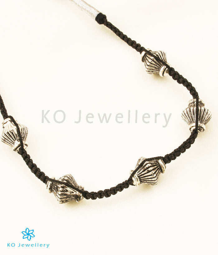 The Dhrishya Silver Thread Necklace (Black/Big)