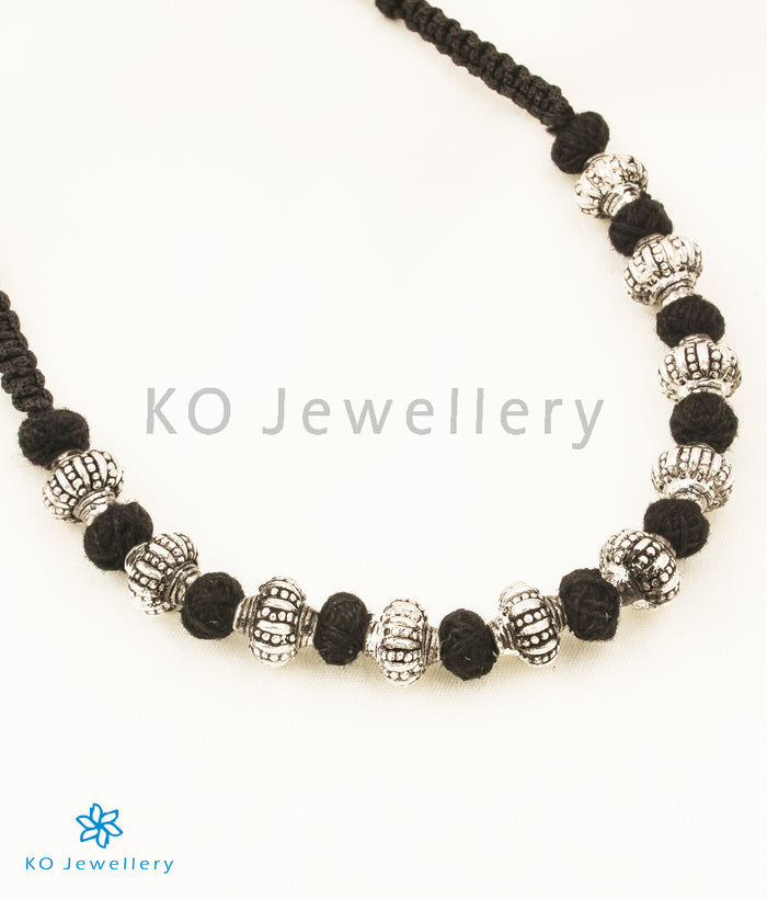 The Gulika Silver Thread Necklace (Black/Small)