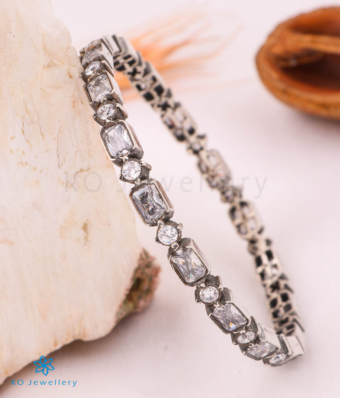 The Mrudula Silver Bangle (Oxidised/White/2.2/2.4/2.6/2.8)