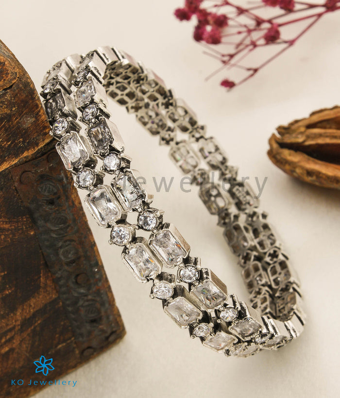 The Mrudula Silver Bangle (Oxidised/White/2.2/2.4/2.6/2.8)